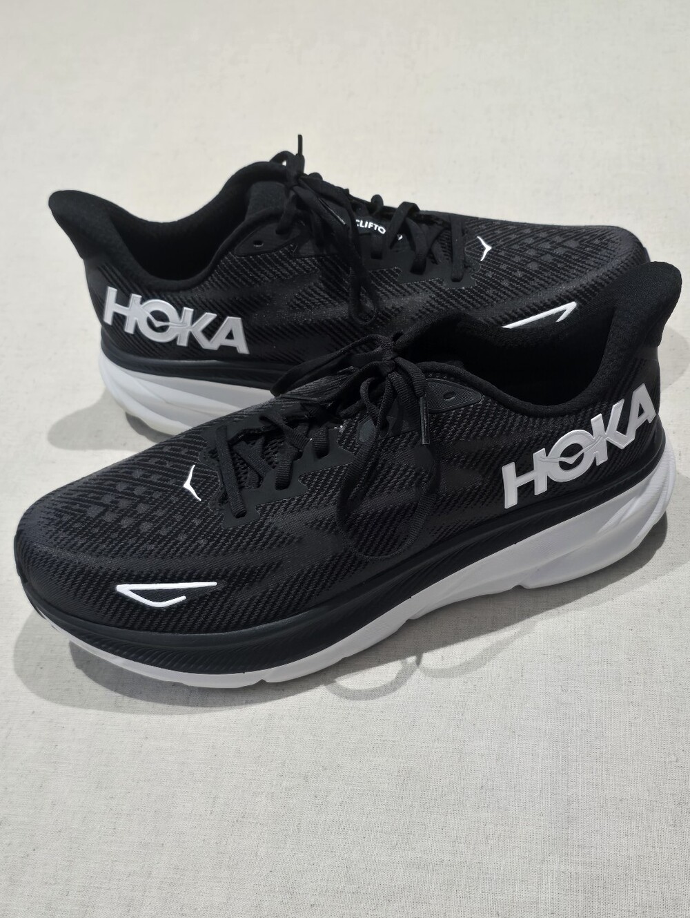 Mens Hoka Clifton 9 Black and White Shoes Size 12 Wide Nwot